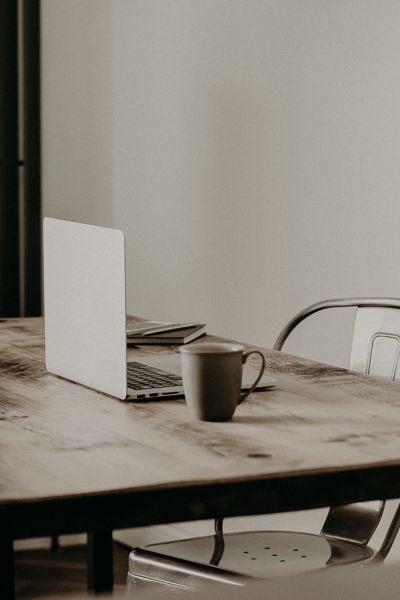 Free Vs Paid Waiting List: Which Is Right For Your Business