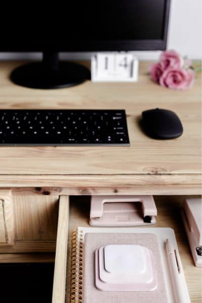 Set Up And Organize A Cozy Home Office On A Budget